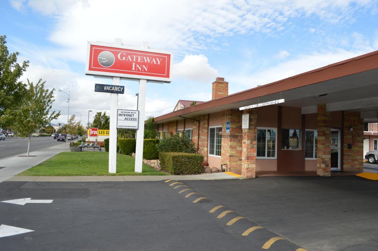 Gateway Inn Фэрфилд Экстерьер фото